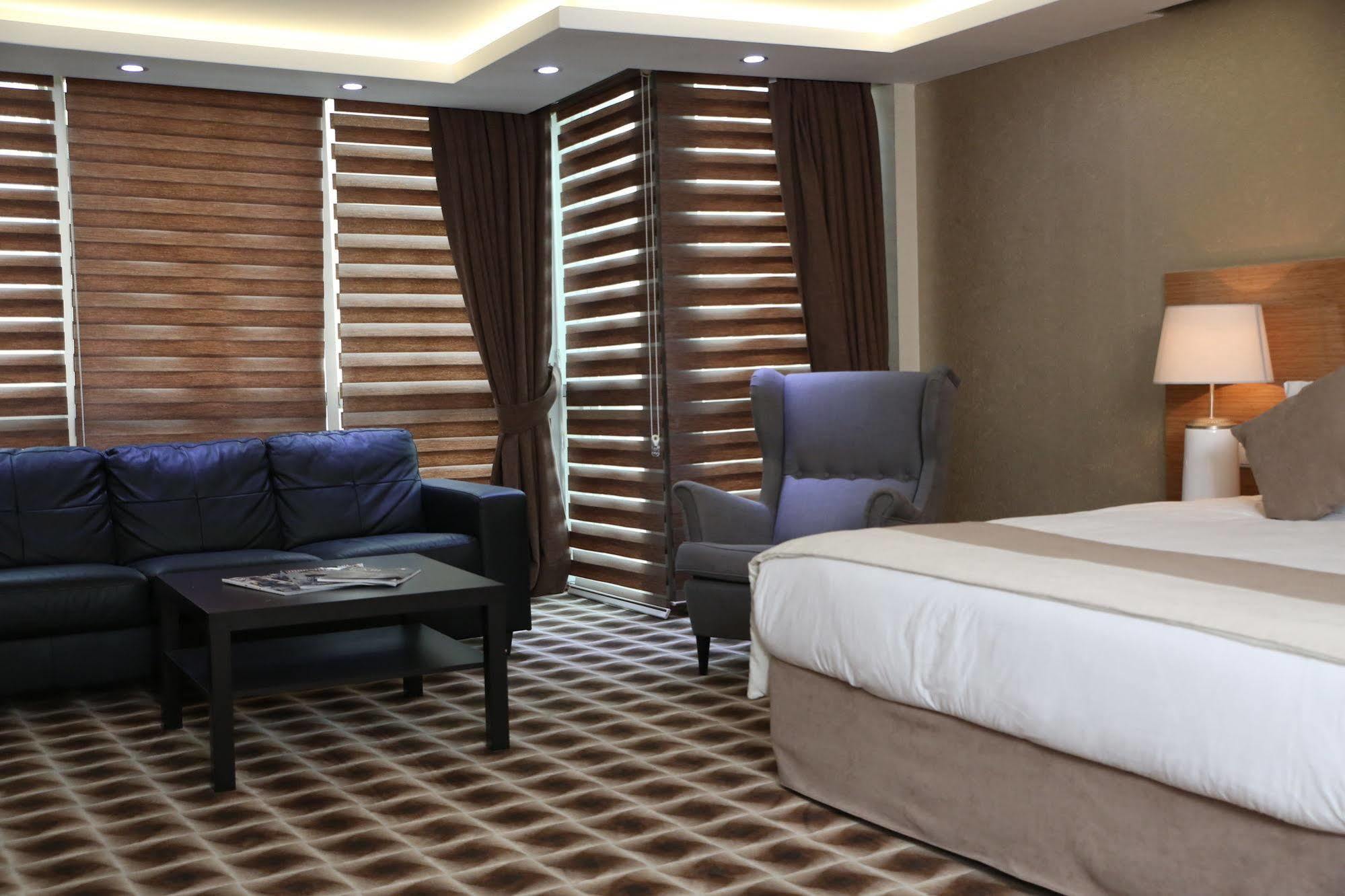 Way Hotel 伊兹密尔 外观 照片